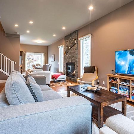 Aspen Lodge By Revelstoke Vacations Esterno foto