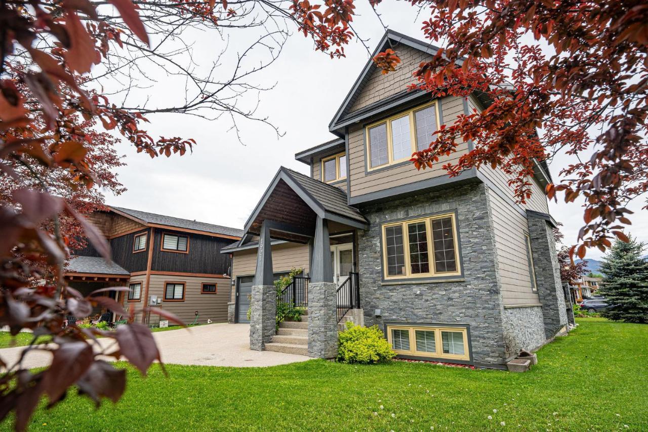 Aspen Lodge By Revelstoke Vacations Esterno foto